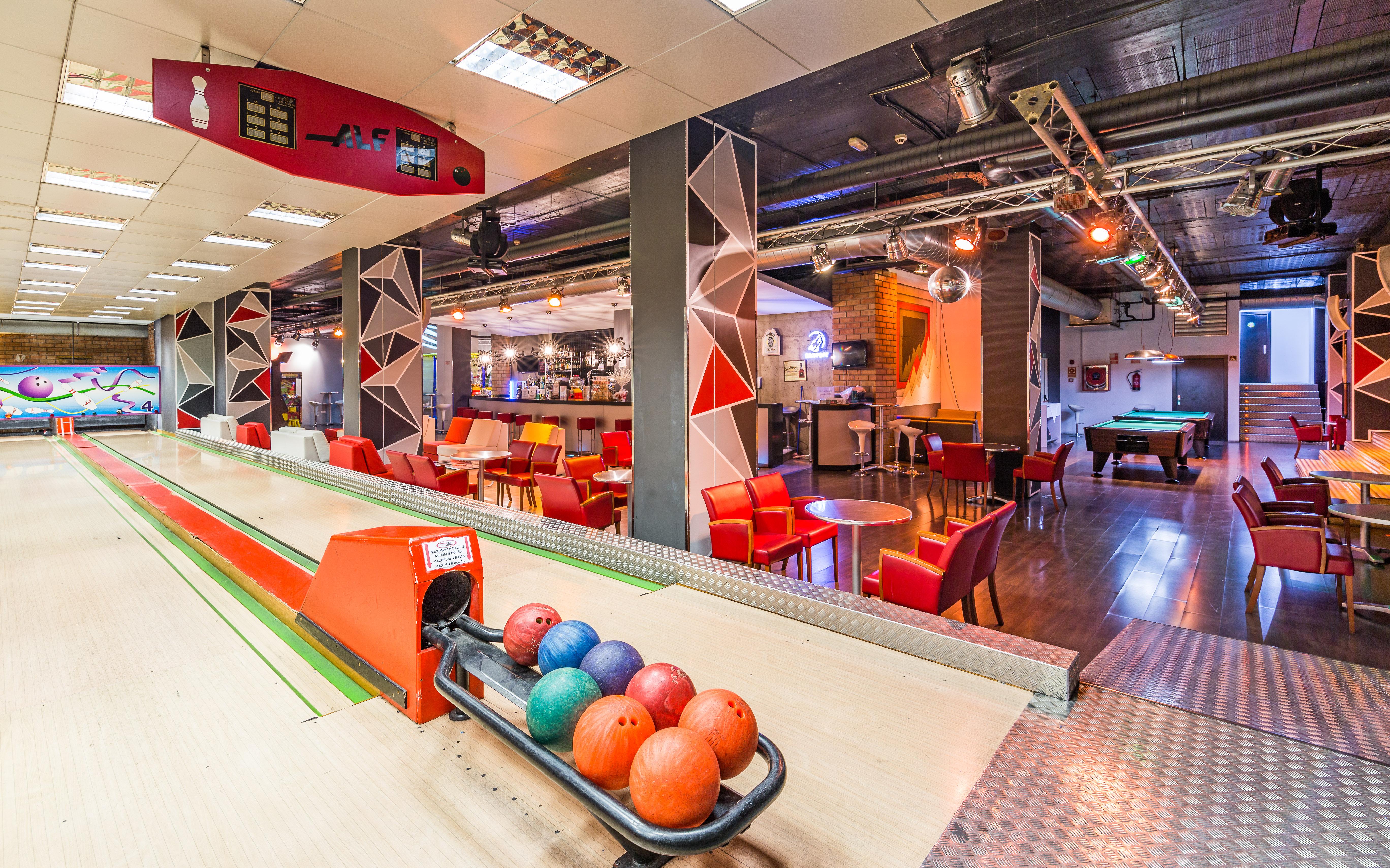Hotel Princesa Parc Excellence Arinsal Eksteriør billede Bowling at the student union