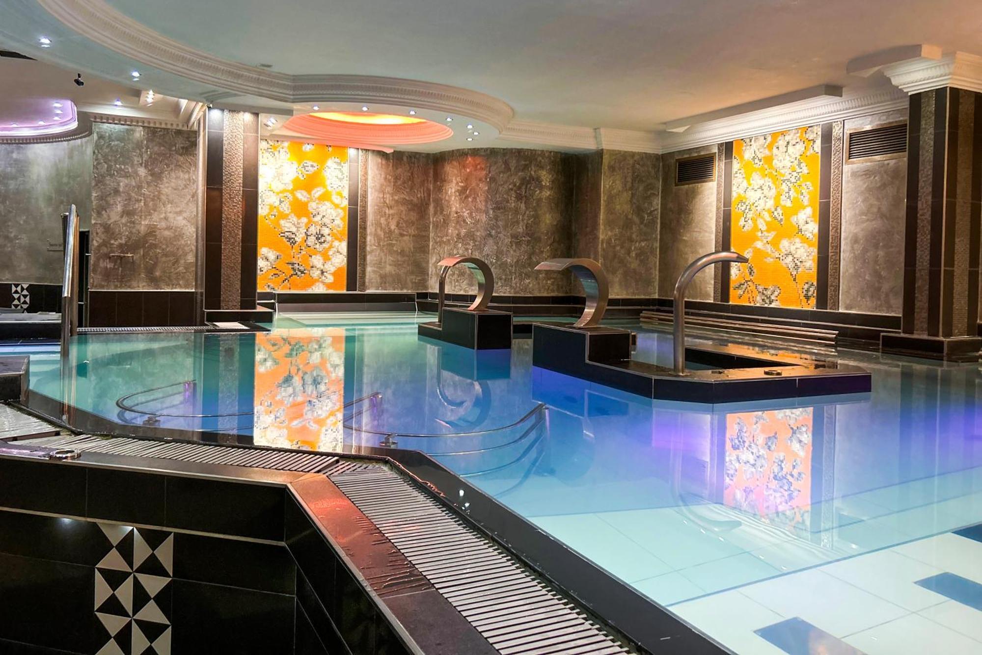 Hotel Princesa Parc Excellence Arinsal Eksteriør billede The pool at the spa