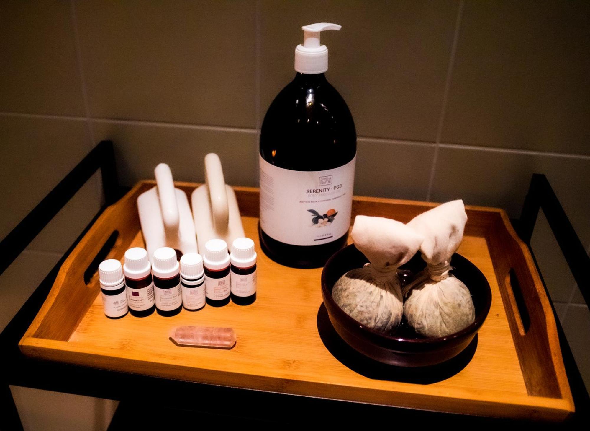 Hotel Princesa Parc Excellence Arinsal Eksteriør billede A selection of spa products