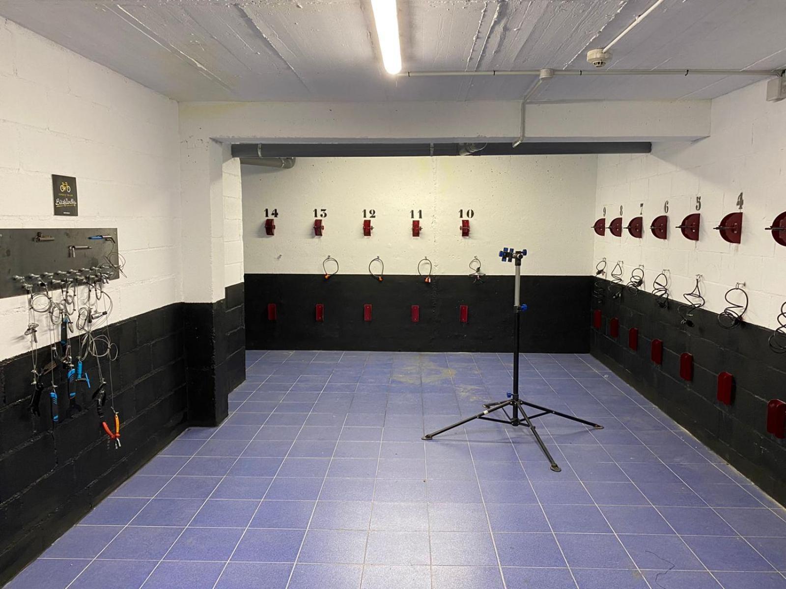 Hotel Princesa Parc Excellence Arinsal Eksteriør billede The shooting range at the National Shooting Centre